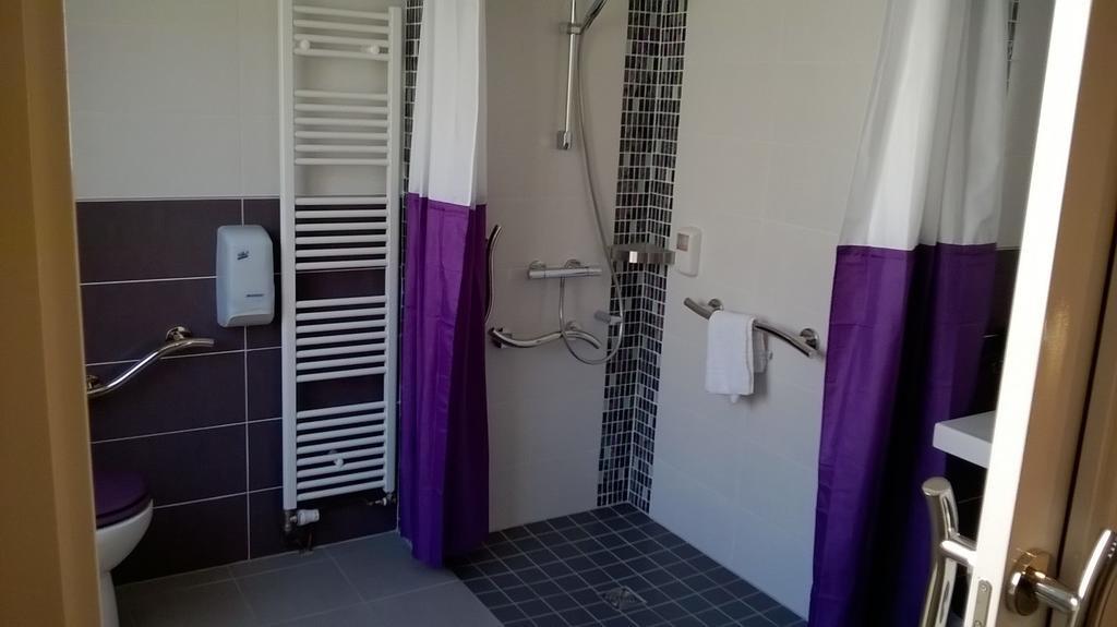Contact Hotel Du Cerf Шато-Ґонтьє Номер фото
