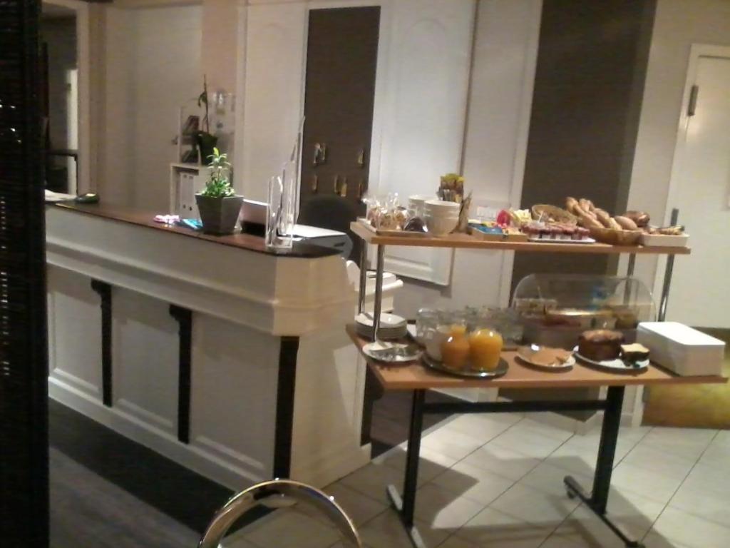 Contact Hotel Du Cerf Шато-Ґонтьє Екстер'єр фото