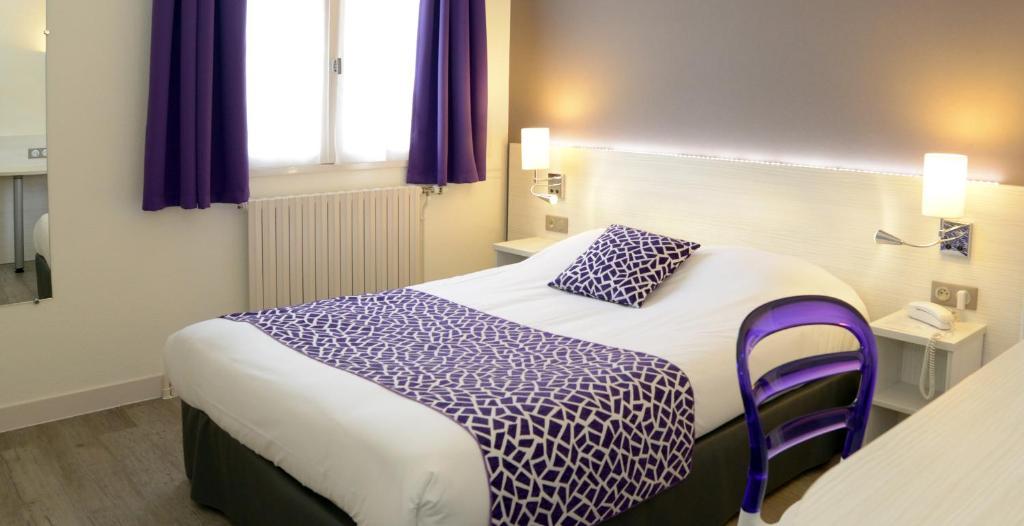 Contact Hotel Du Cerf Шато-Ґонтьє Номер фото