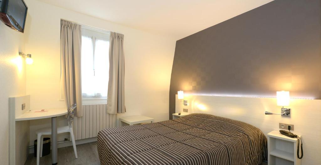 Contact Hotel Du Cerf Шато-Ґонтьє Номер фото